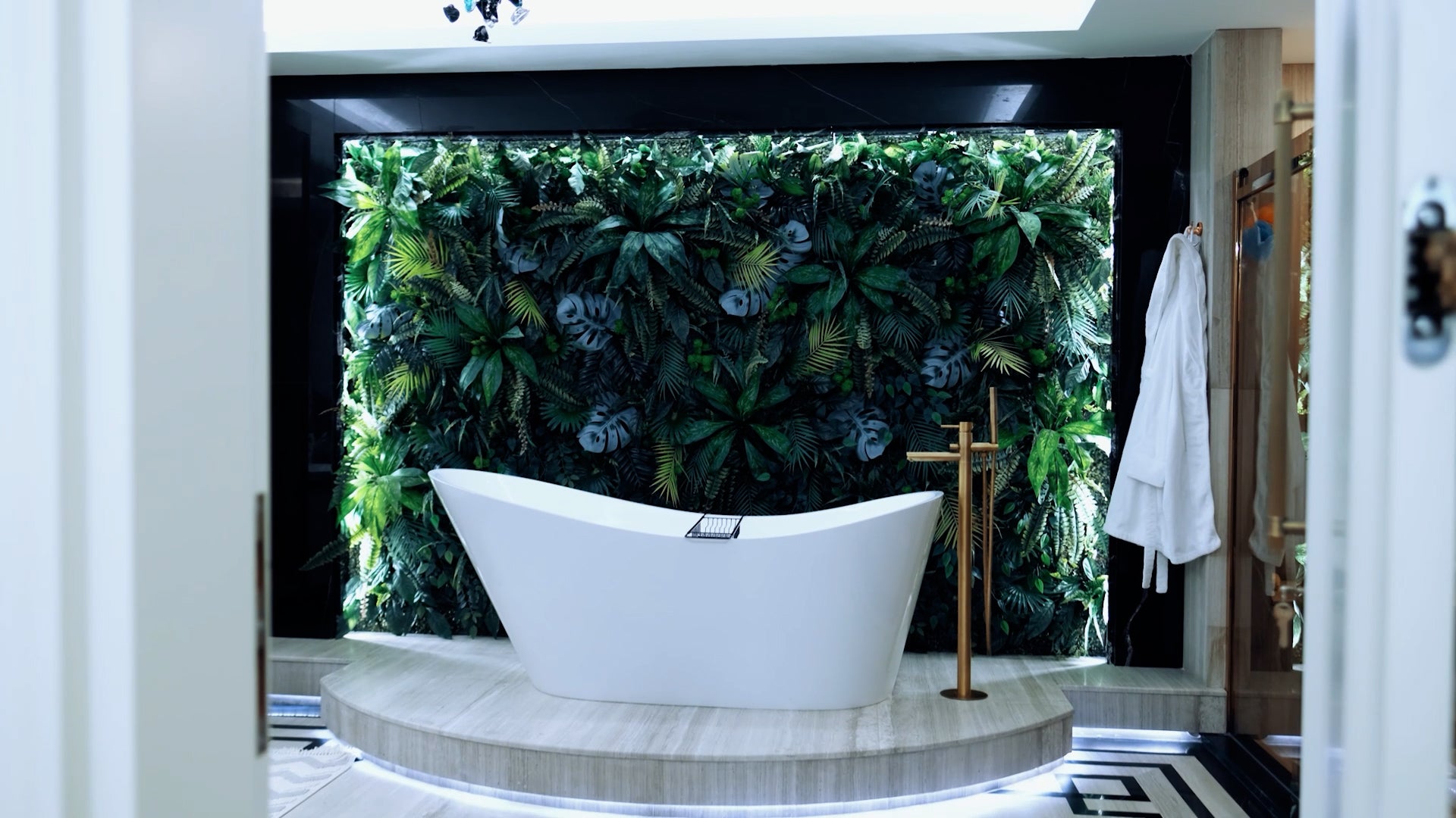 Timeless Luxury Residence by Cuzine